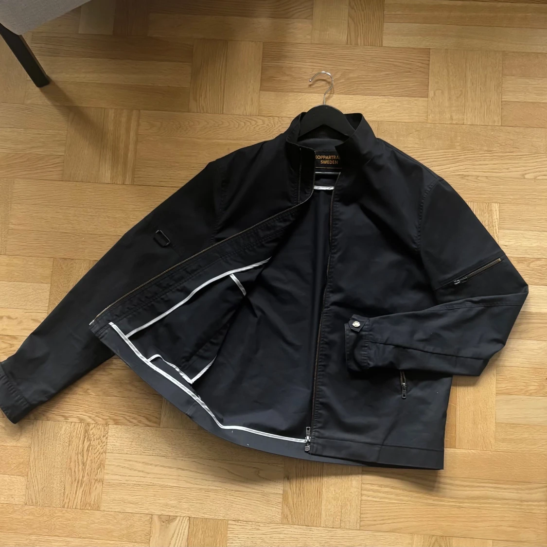 Svart vindjacka från koppartrans Sweden - 1