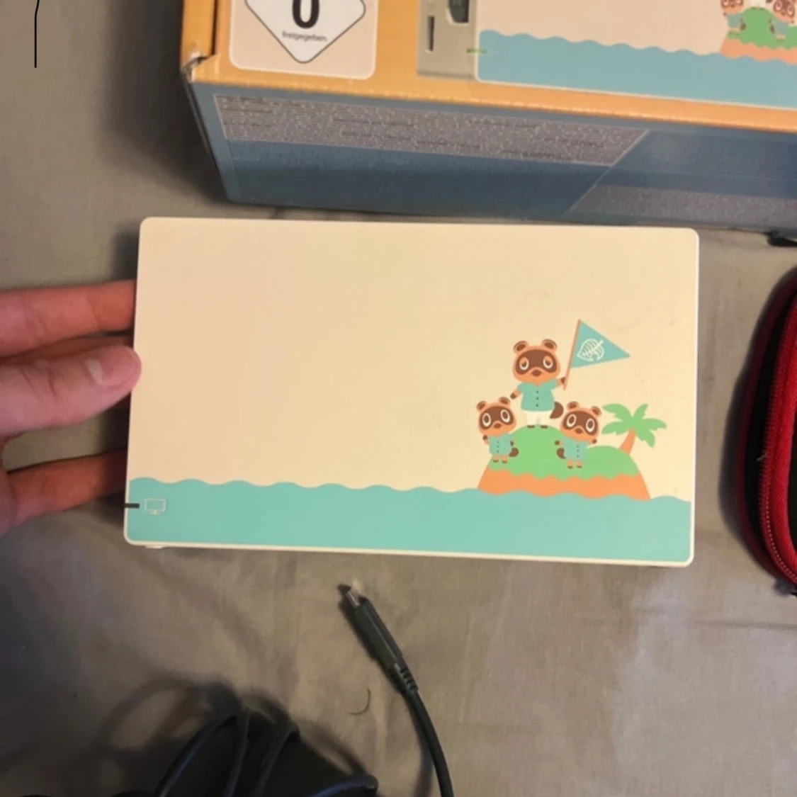 Nintendo Switch Animal Crossing Edition - 2