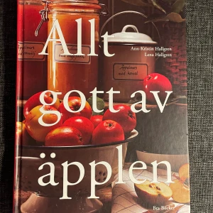 Allt gott av äpplen - Upptäck massor av kreativa och goda recept med äpplen! Här finns allt från sallader, varmrätter och desserter till pajer, bröd, marmelader och drycker. Perfekt för dig som vill testa nya smaker och imponera på vännerna med äppelbaserade rätter.