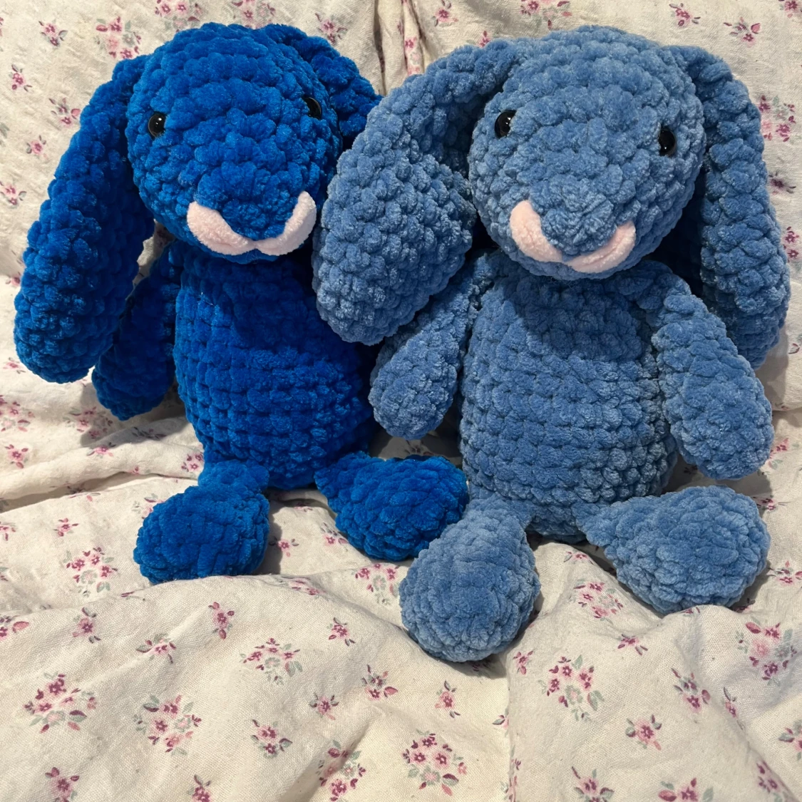 Klarblå virkad kanin - 1