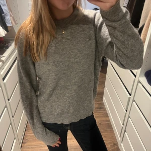 Grå stickad tröja från zara - Mysig grå stickad tröja från Zara 💗💗