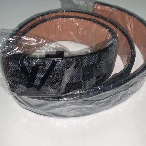 L V bälte - Helt ny kontakta för mer info 