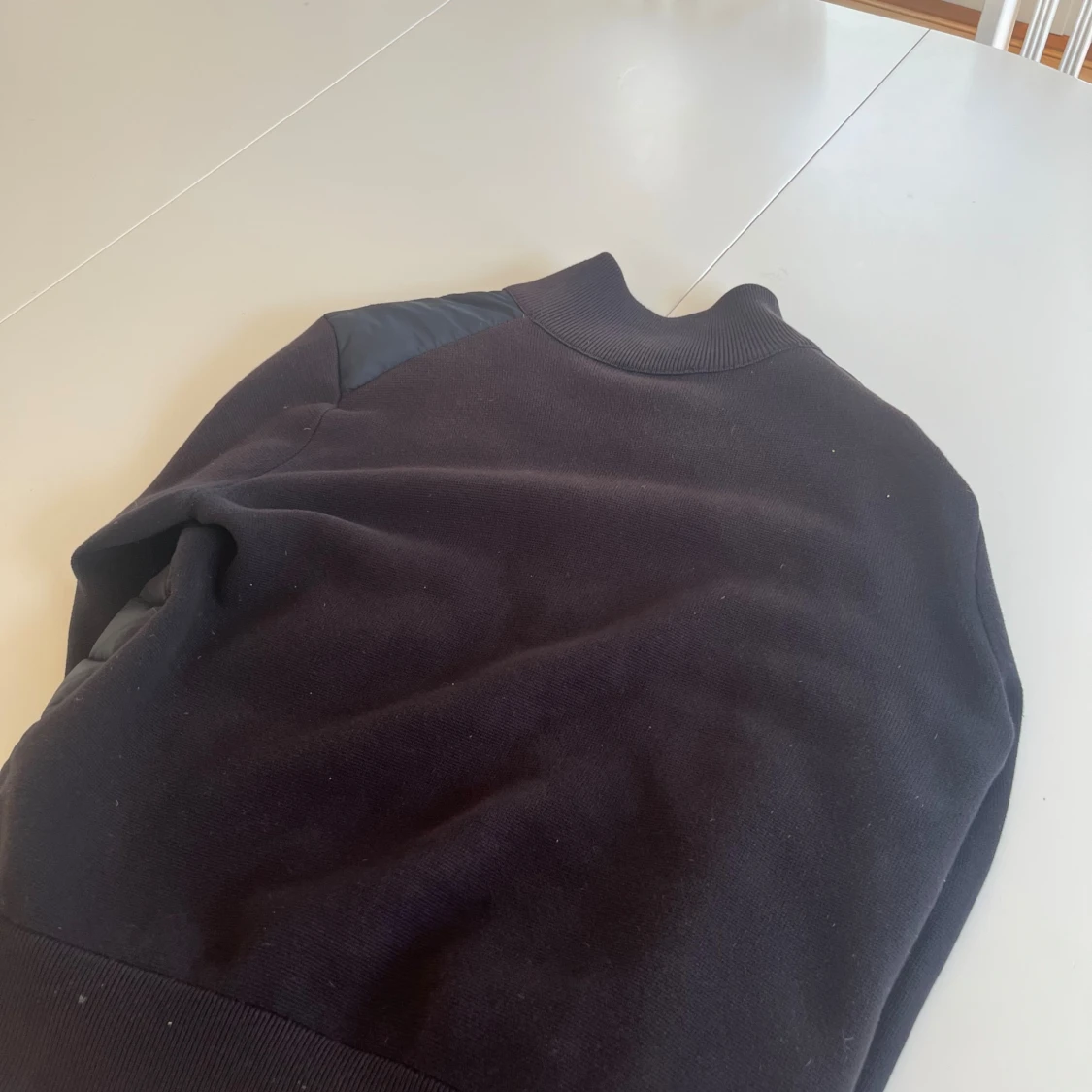 Svart Moncler pufferjacka med stickade ärmar - 3