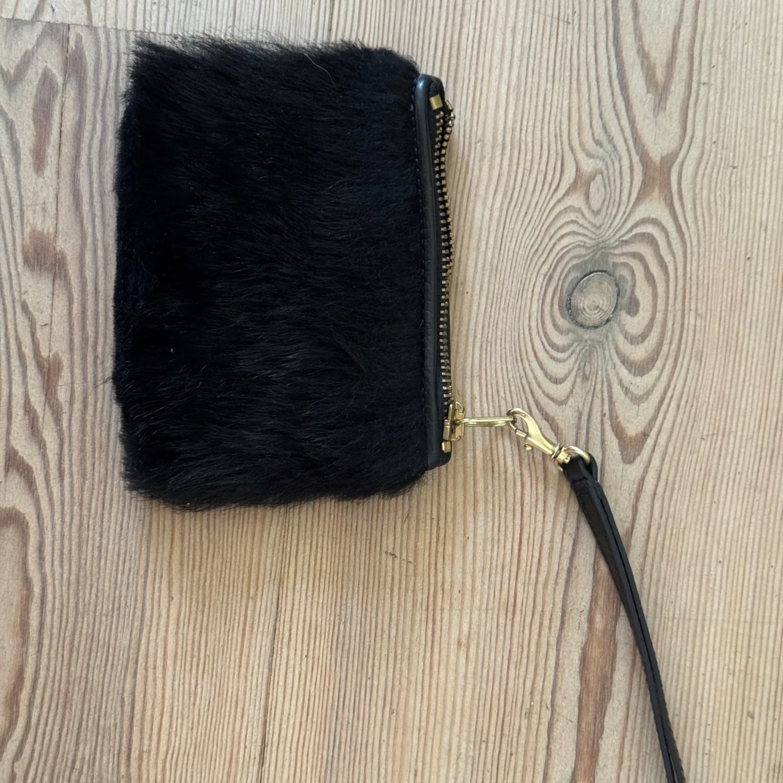 Svart pälsplånbok Tiger of Sweden