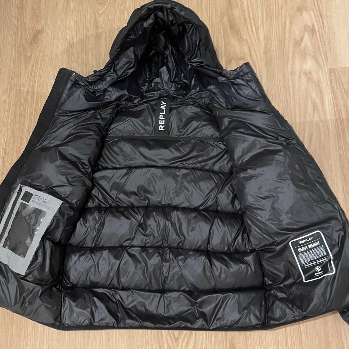 Svart pufferjacka från Replay - 2