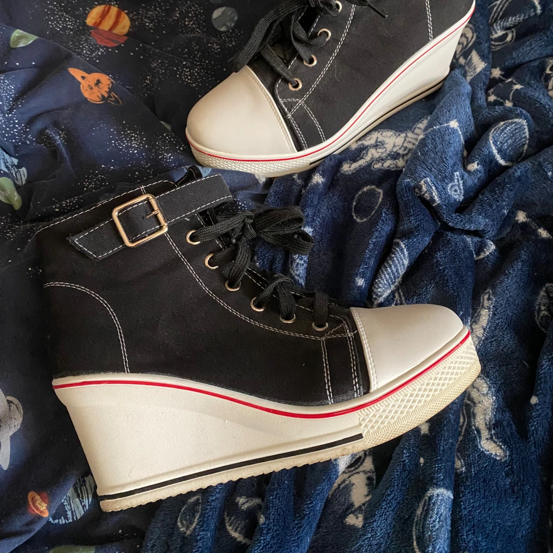 Högklackade Låtsas converse