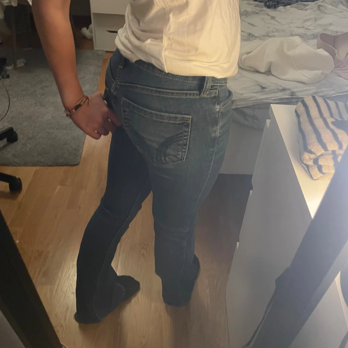 Mörkblå lowwaist bootcut jeans   - 2