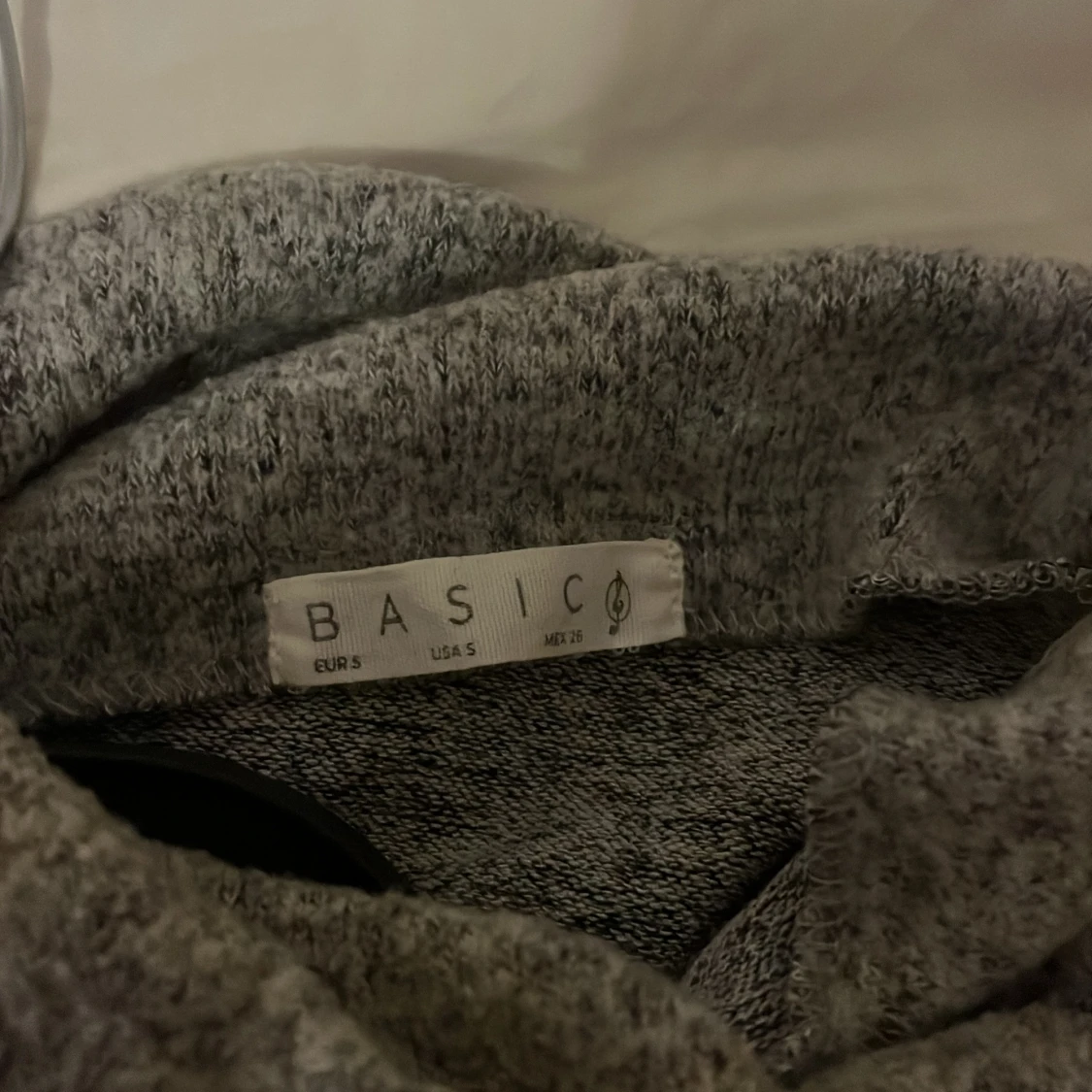 Grå polotröja från Stradivarius  - 2