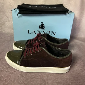 Lanvin skor -  fint skick dock en defekt på högra cap toen | Size UK 10/ EU 44| fraktar spårbart inom 24 timmar | för att köpa klicka ”köp nu” | vid frågor eller funderingar skriv en meddelande | följare får bättre rabatter🙌