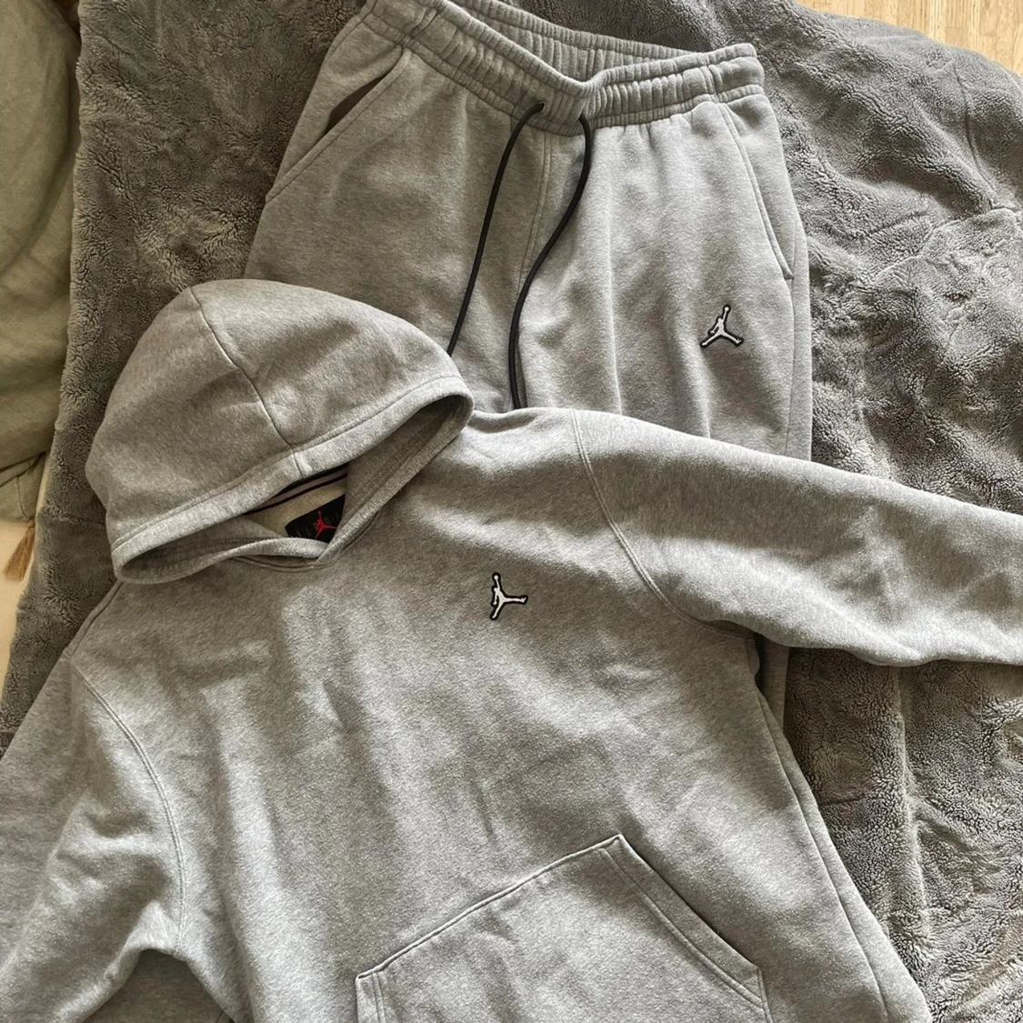 Grå Jordan tracksuit  - 2