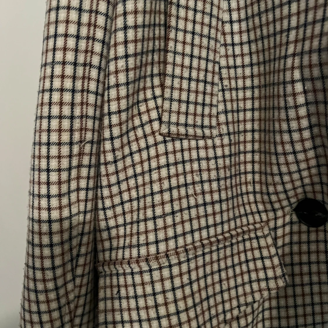 Rutig lång kappa med stora slag - 4