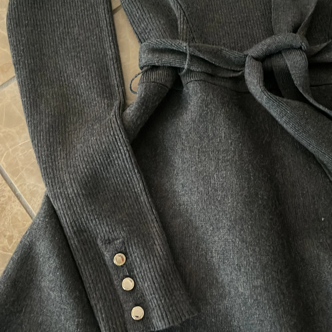 Svart stickad klänning Holly & Whyte - 3