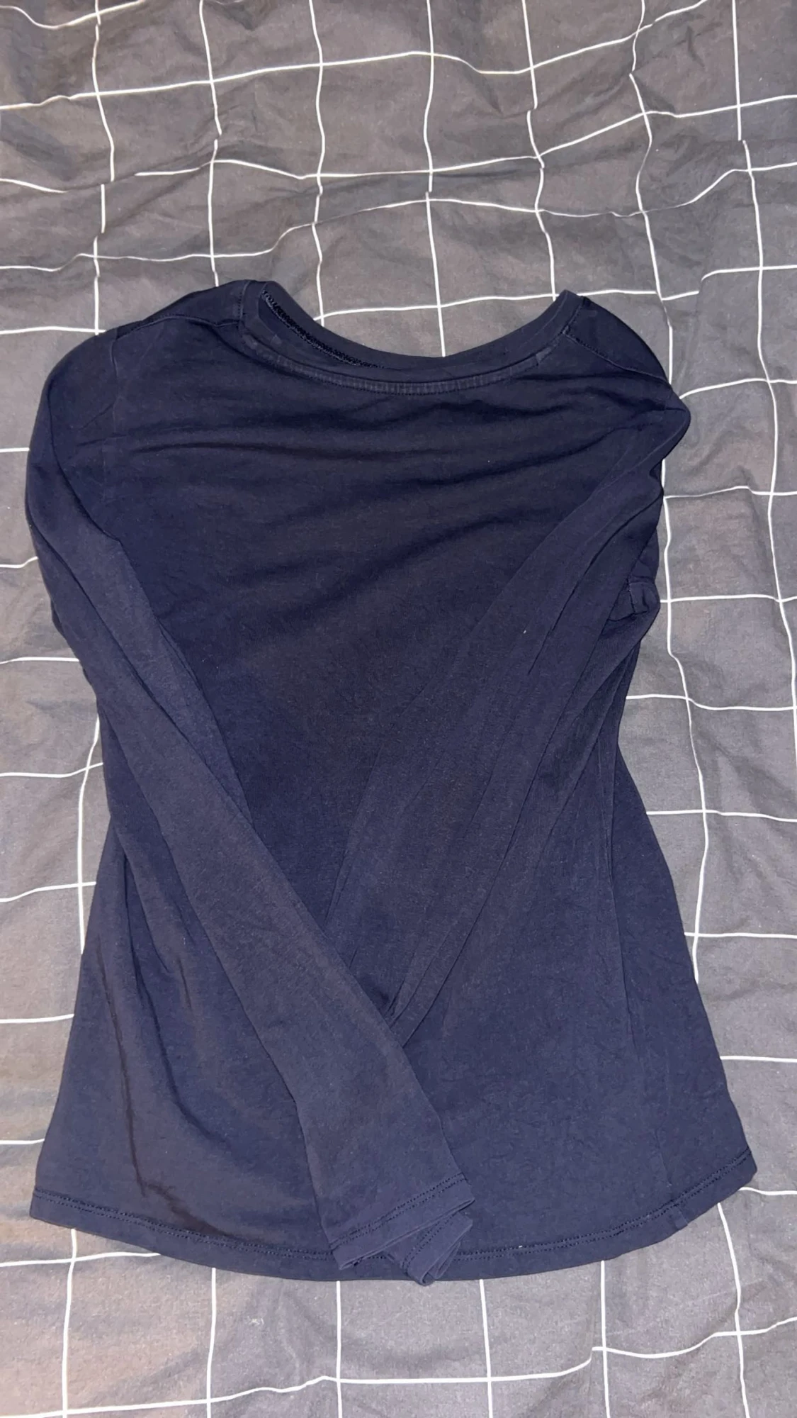 Mörkblå långärmad tröja i bomull