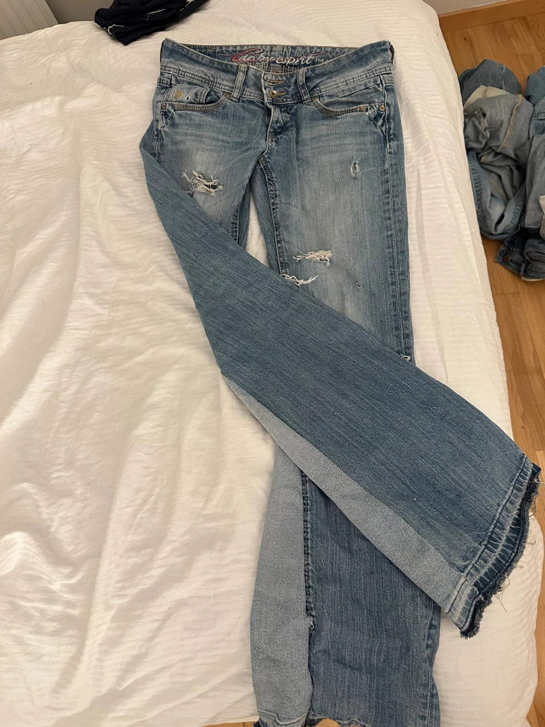 Blå bootcut jeans  - 1