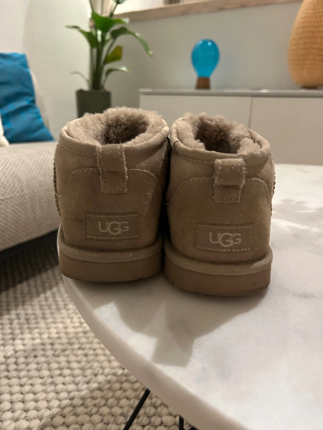 Beige UGG boots i mocka - 2