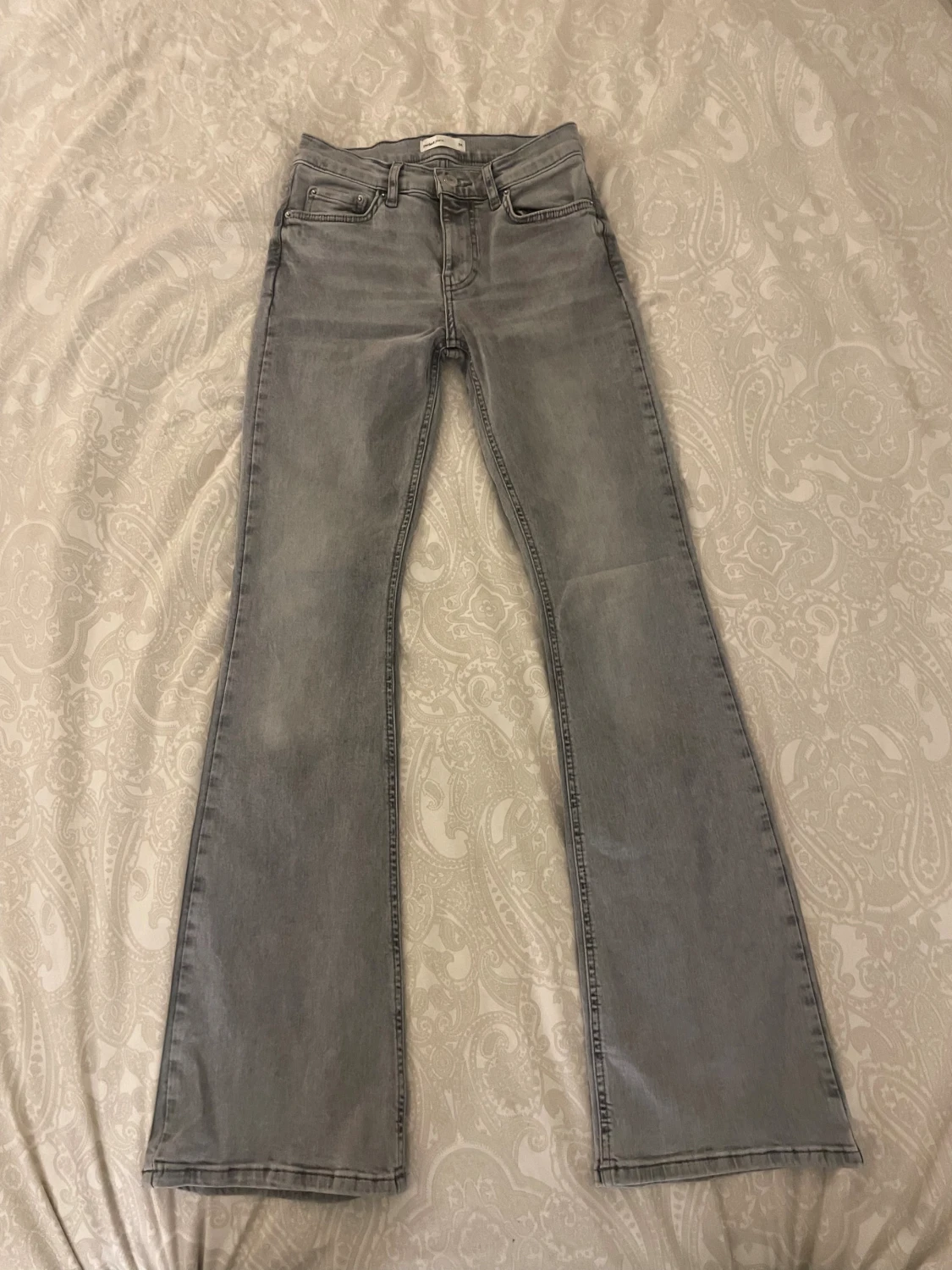 Ljus gråa perfect jeans från Gina Tricot