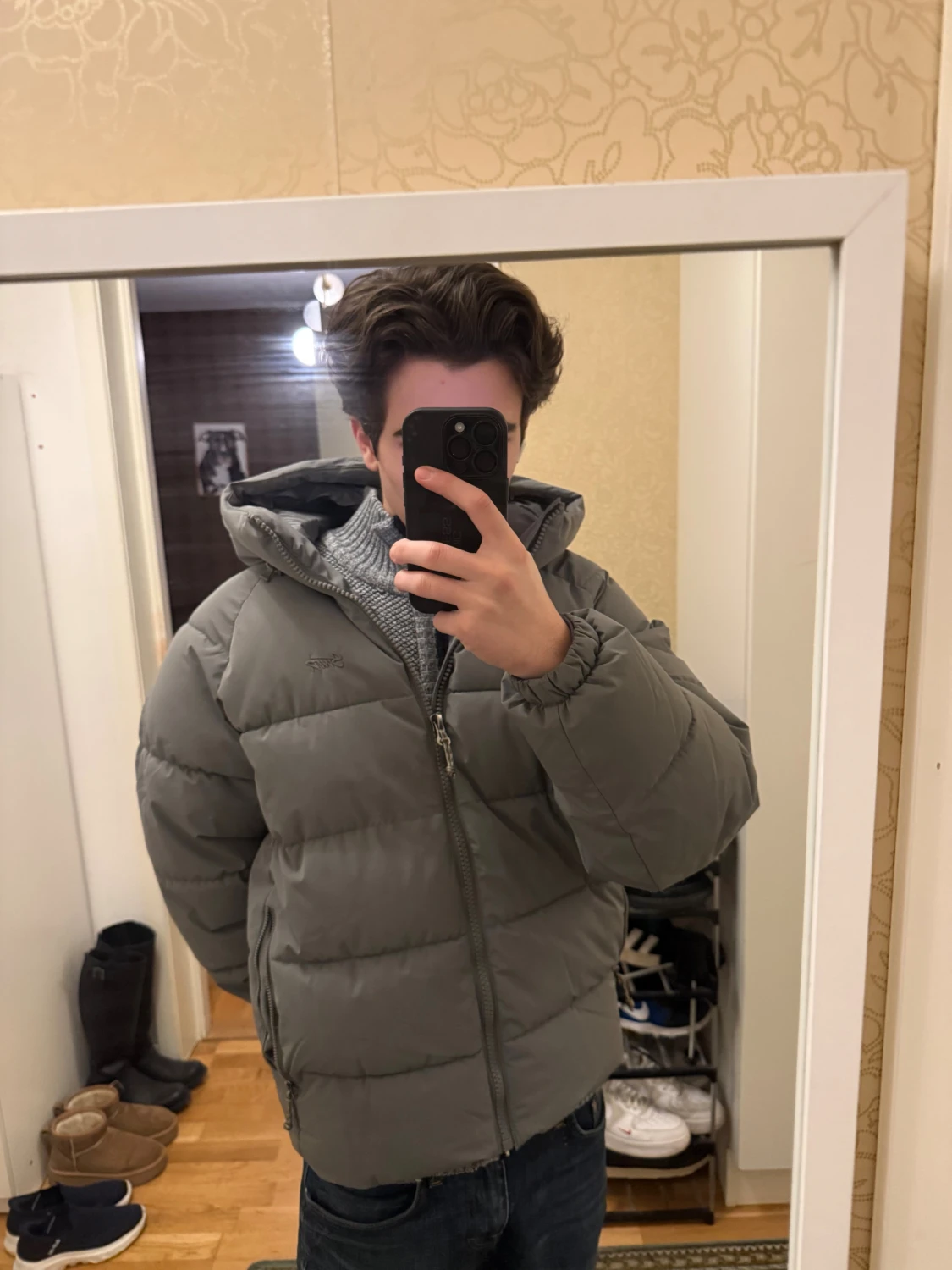 Grå pufferjacka från Pull&Bear