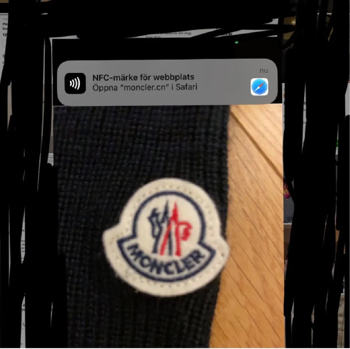 Svart pufferjacka från Moncler med huva - 3