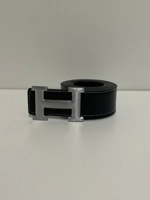 Herme’s Bälte - Helt nytt bälte aldrig använd. Storlek: 110. Snabb frakt (inom 24h) Skriv gärna vid fler frågor. Kan även mötas i Stockholm.