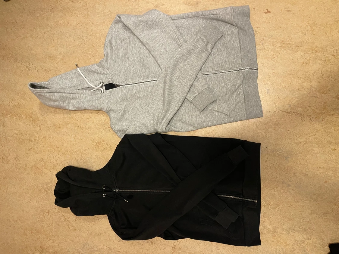 Grå och svart hoodie lager 157