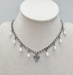 Stilfullt halsband  - Material-rostfritt stål.  Kedjetjocklek-5mm 