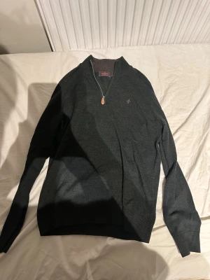 Morris Half Zip - Grön Morris Half Zip i storlek S.