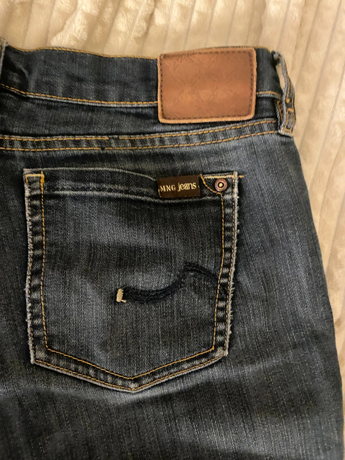 Blåa jeans från MNG - 2