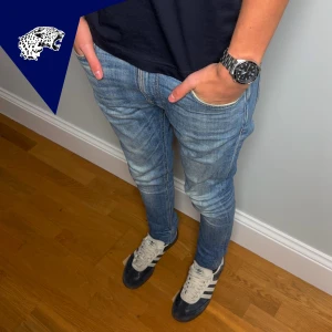 NUDIE JEANS LEAN DEAN - Snygga Nudie jeans Lean Dean | Skick: 8.5/10 | Strl: W29 L32 | Modellen är 180cm | Hör av dig vid intresse eller om du undrar någonting! 