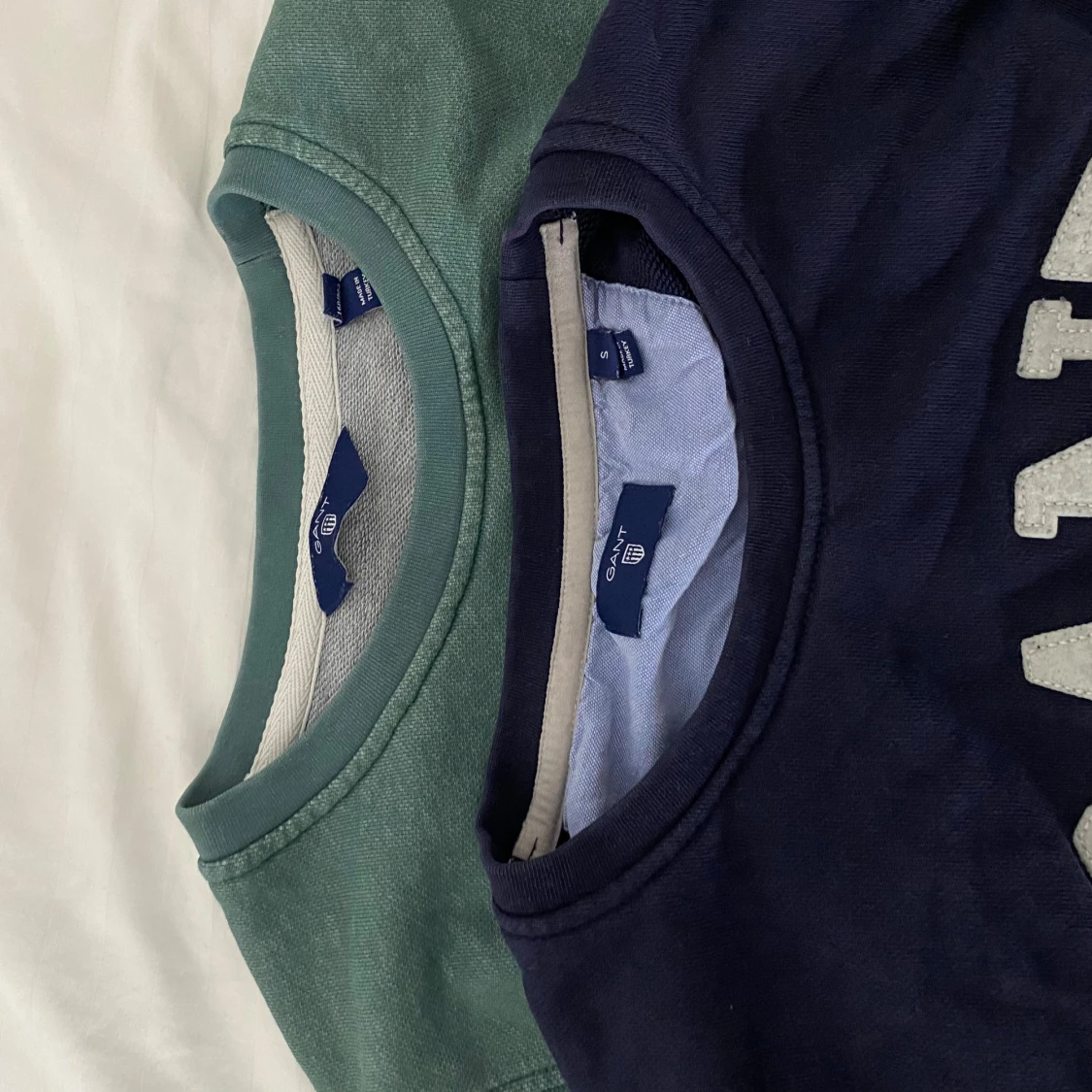 Mörkblå sweatshirt från GANT - 1