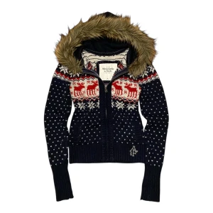 Abercrombie and Fitch fur zip up hoodie - Abercrombie and Fitch fur zip up hoodie i storlek M. Har slitna textilfibrer, syns på fjärde bilden. Mått: armhåla till armhåla - 37 cm, längd - 55 cm. Skriv för fler bilder och frågor!
