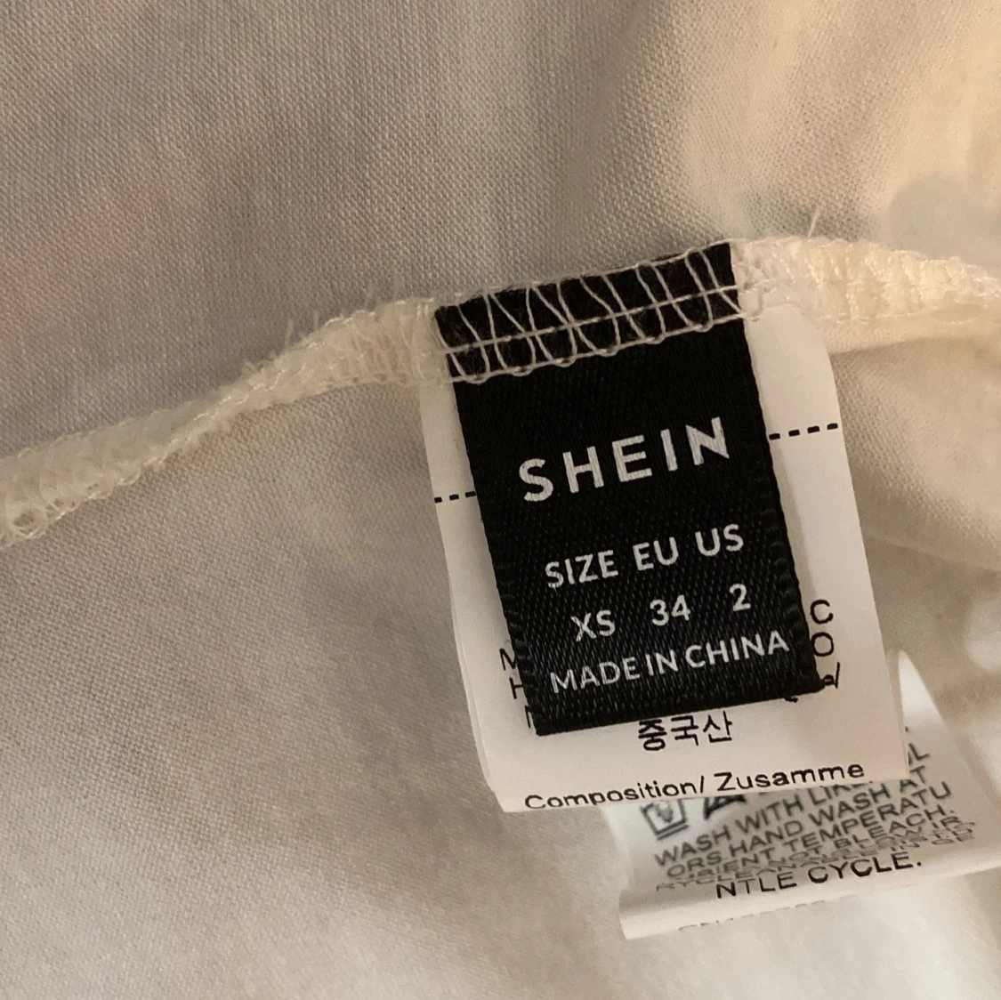 Vit och svart omlottopp från SHEIN XS - 3