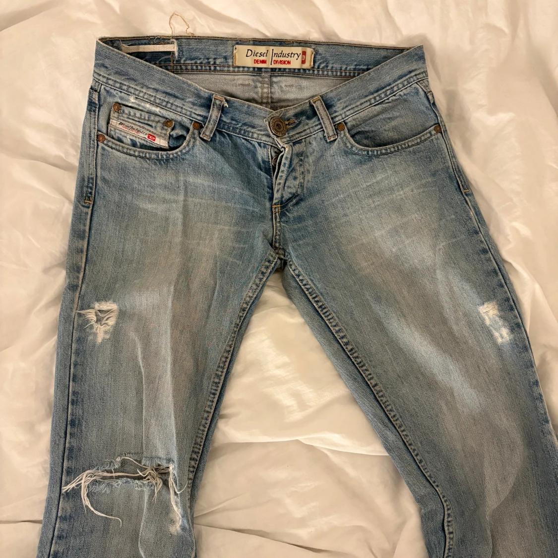 Ljusblå bootcut jeans från Diesel