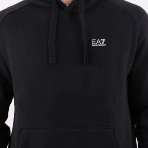 Svart hoodie från EA7 Emporio Armani - Säljer en svart Armani hoodie EA7 man modell, bara att skriva om ni vill ha bättre pris för de❤️