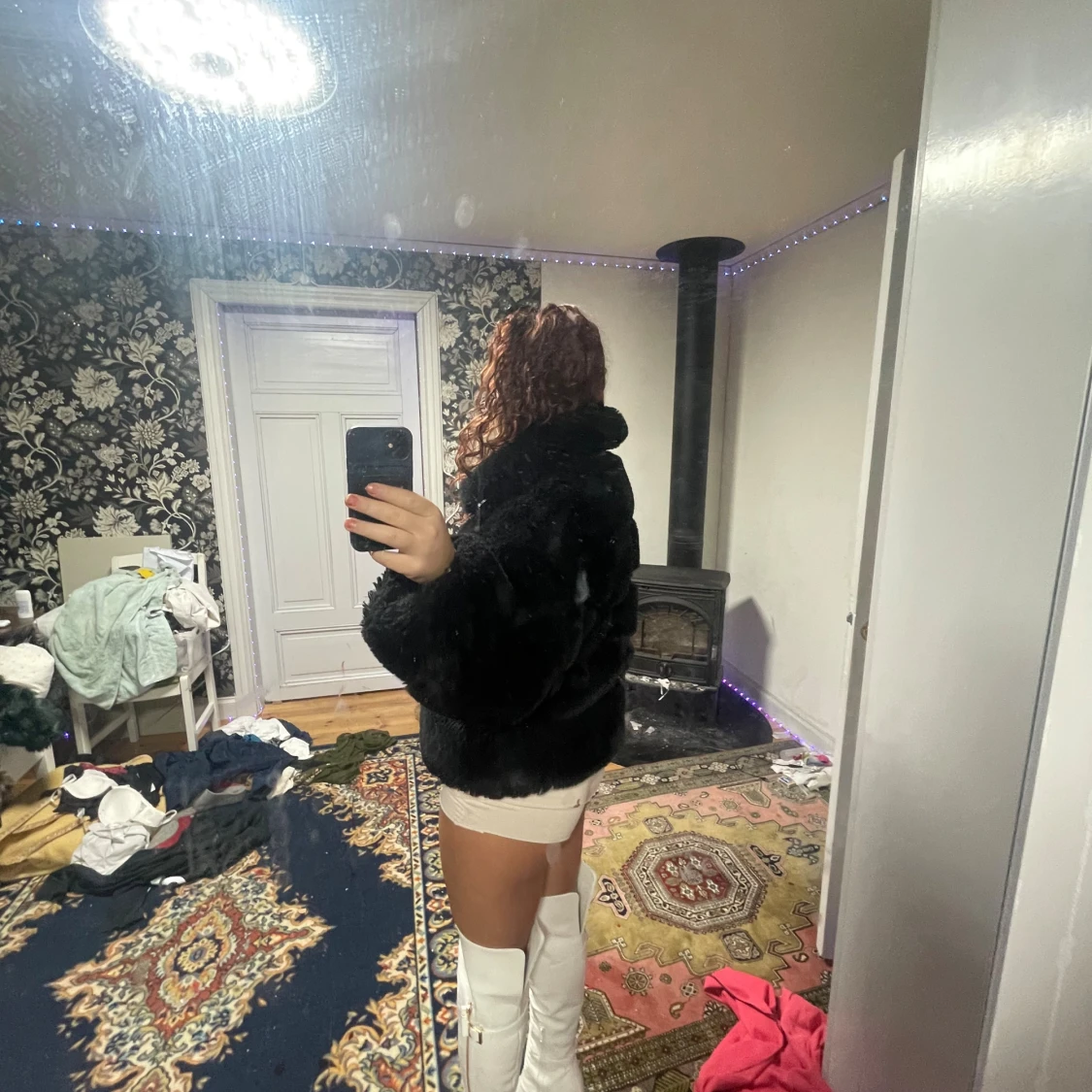 Svart pälsjacka med krage - 3