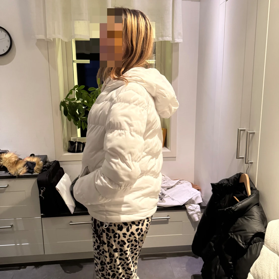 Vit pufferjacka med huva - 2