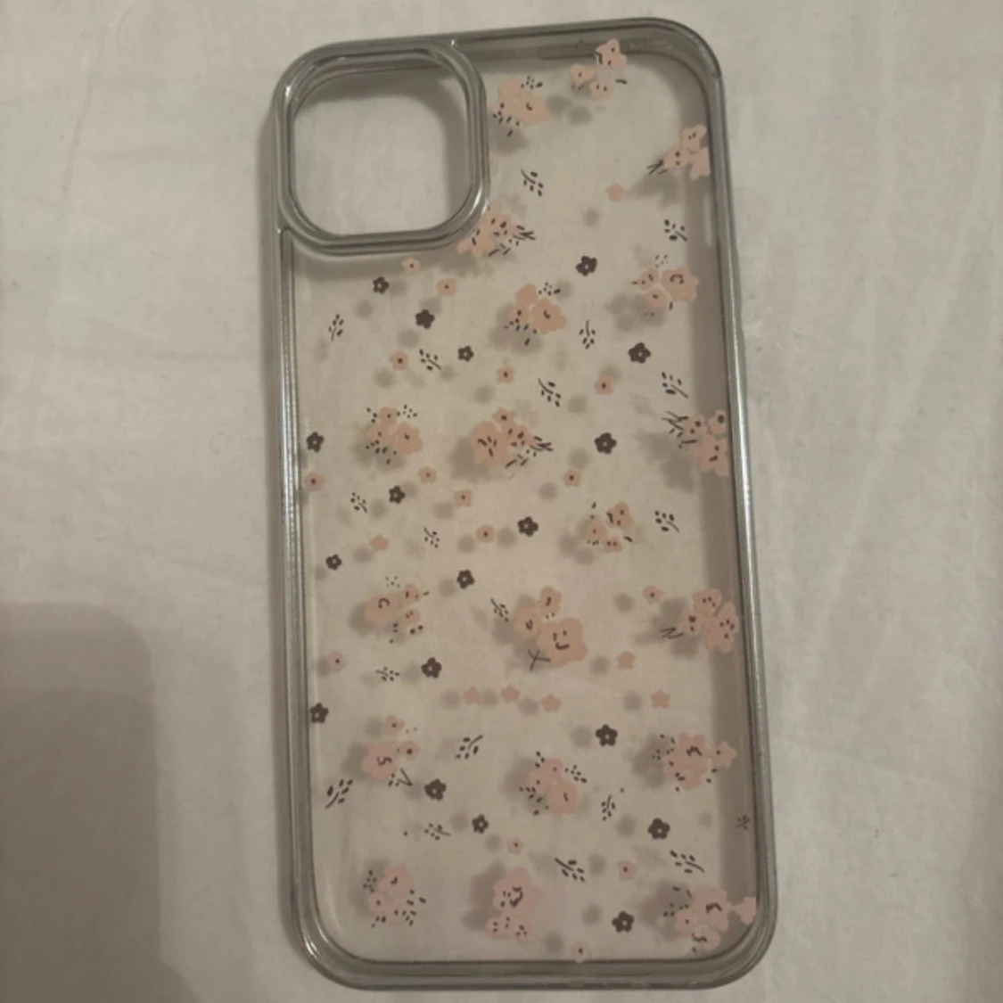 Blommigt iPhone 15 plus mobilskal