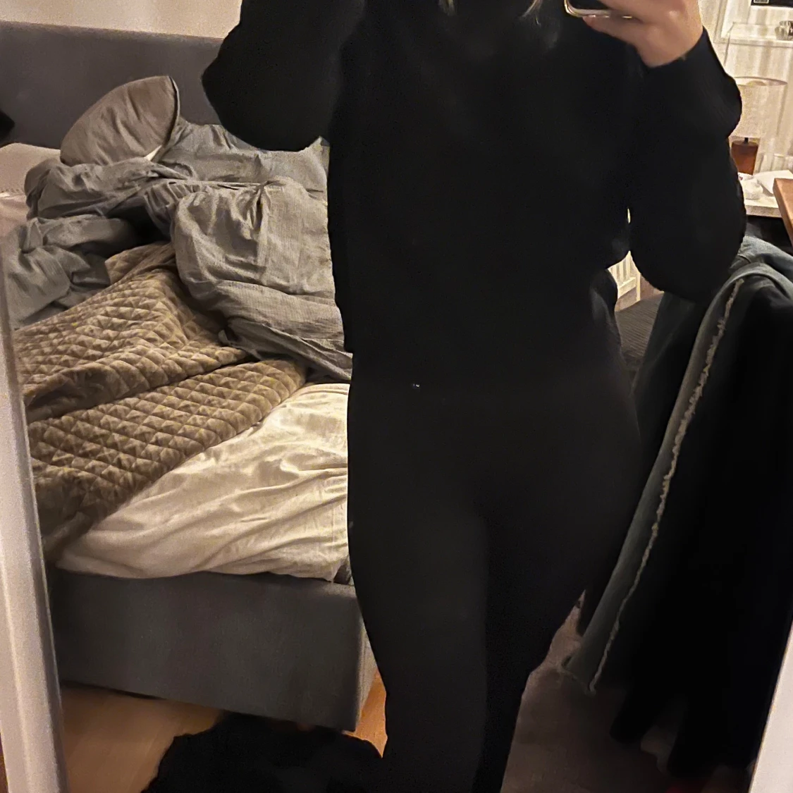 Svart stickad tröja - 1