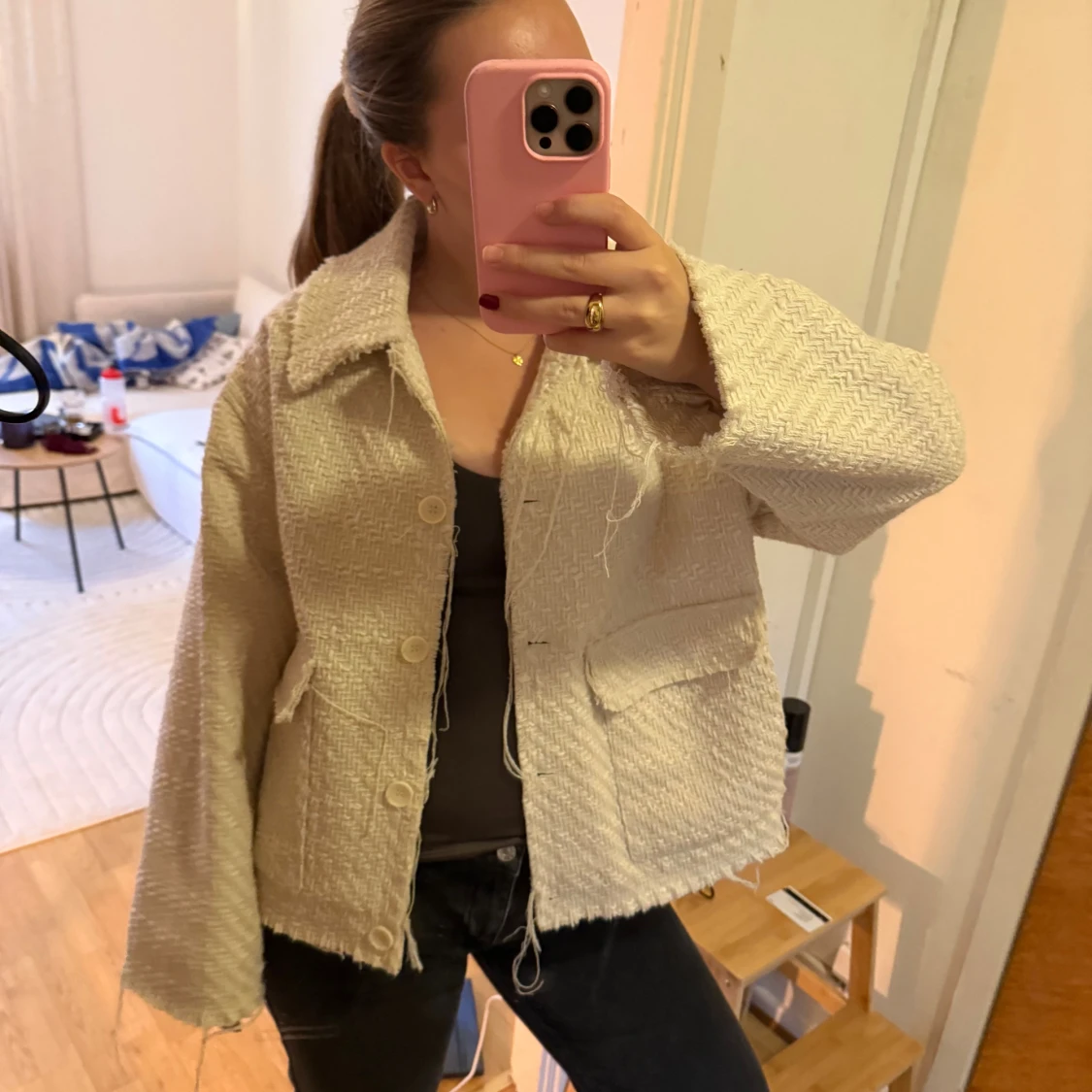 Beige jacka med fickor