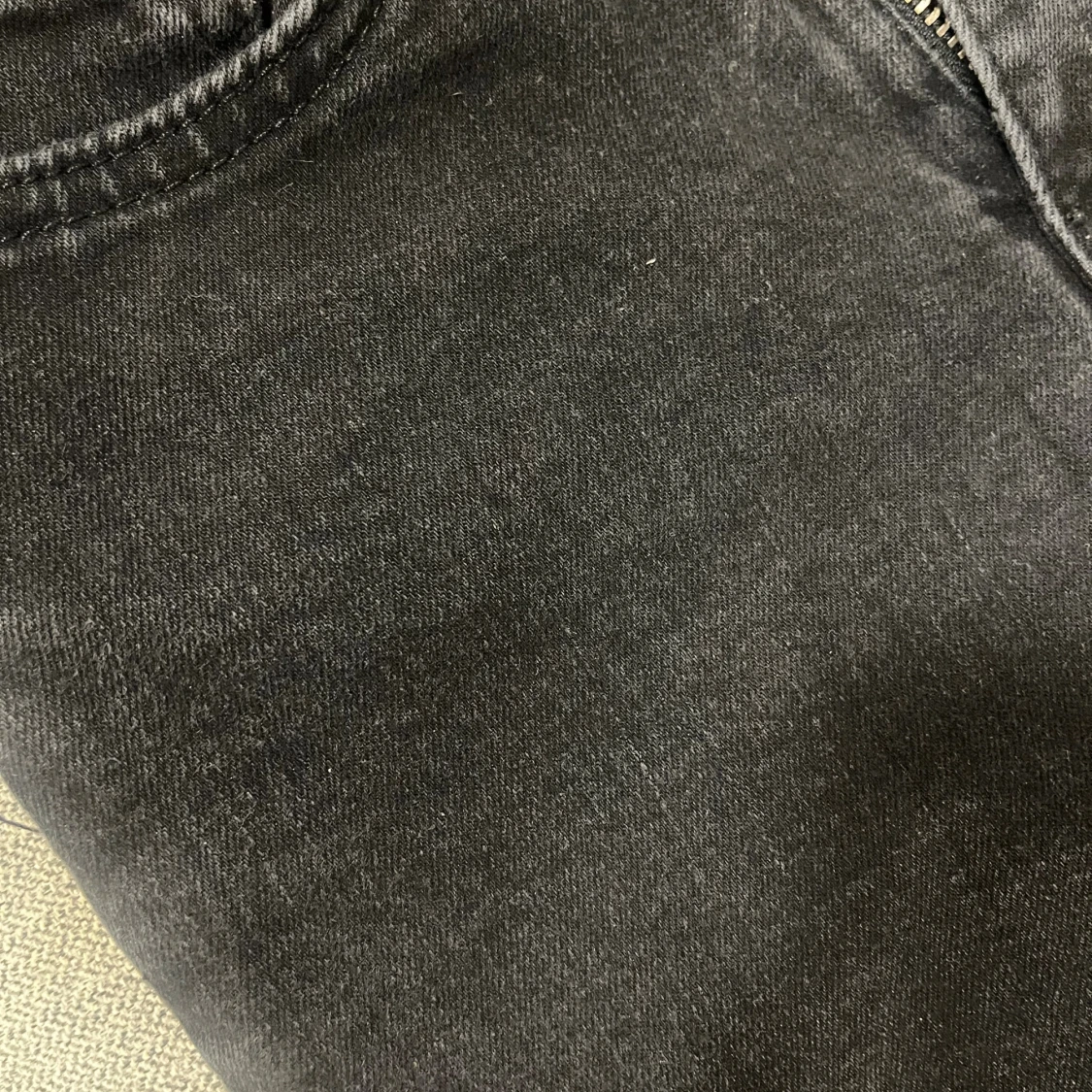 Bootcut svarta jeans från Gina Tricot - 2