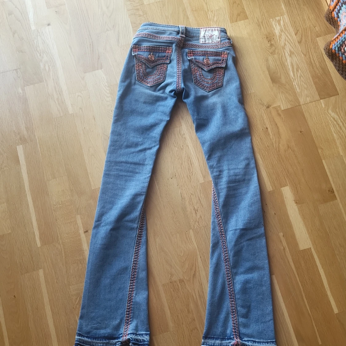 True Religion ljusblå bootcut jeans - 2