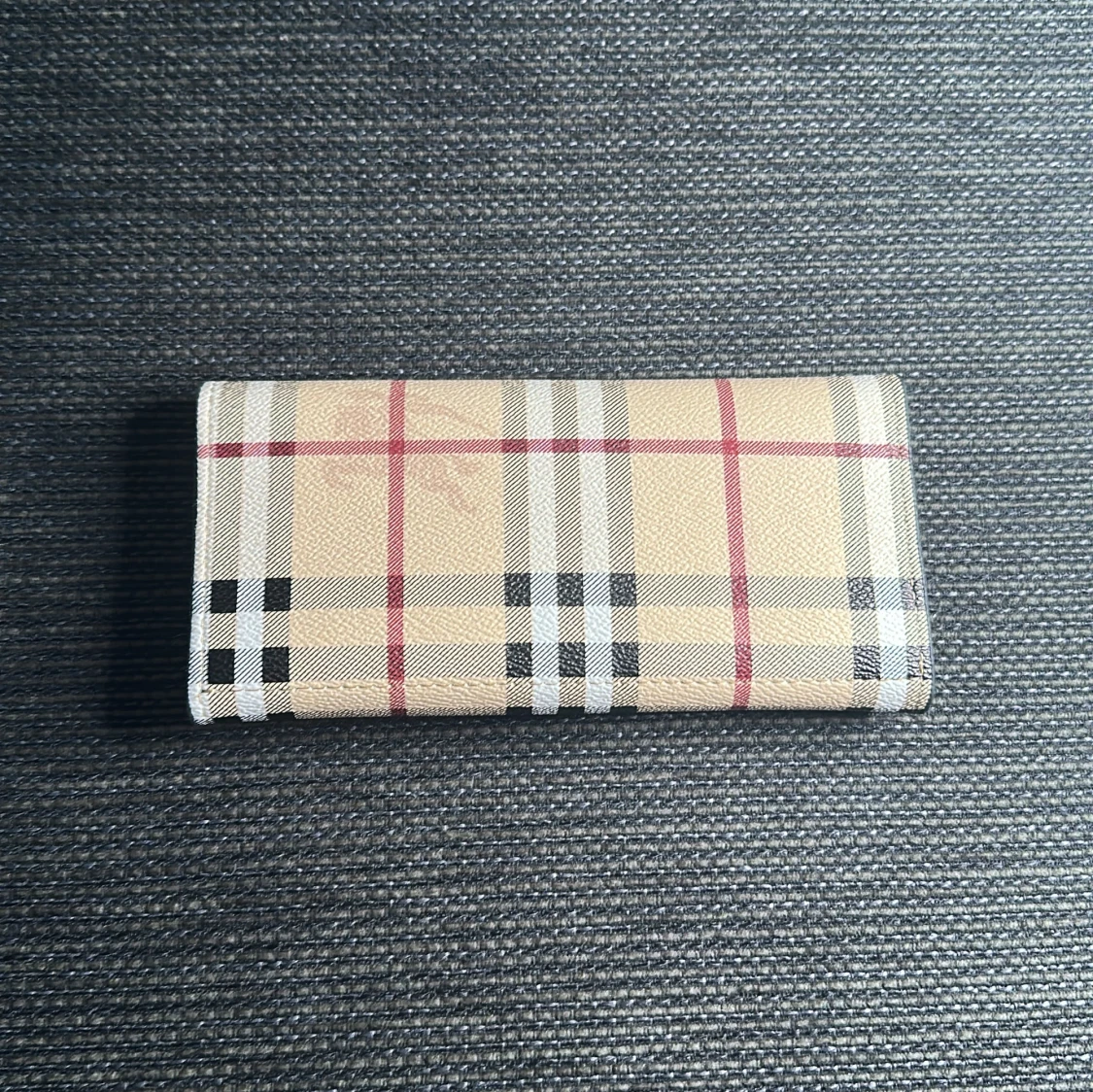 Rutig plånbok från Burberry - 1