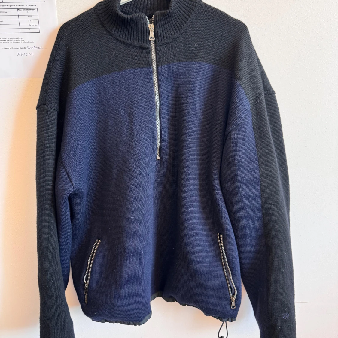 Marinblå half zip tröja från Ivanhoe