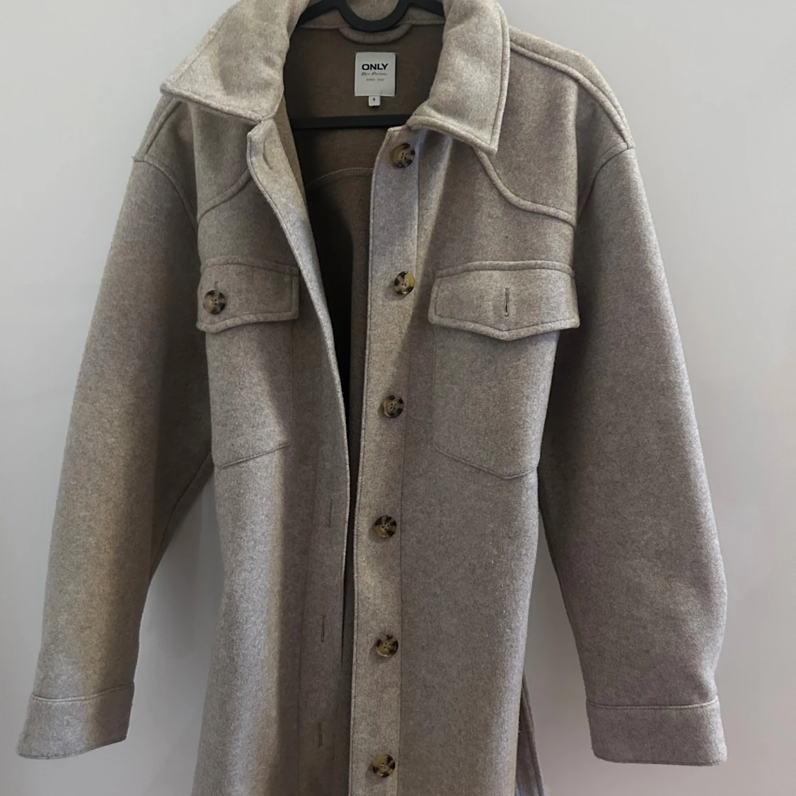 Beige kappa med bälte - 2