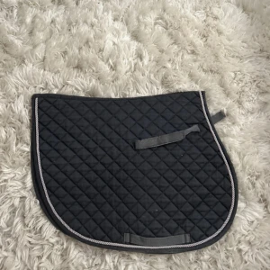 Schabrak -  schabrak, aldrig använt den har bara legat och tagit upp plats. Billigare vid snabb affär