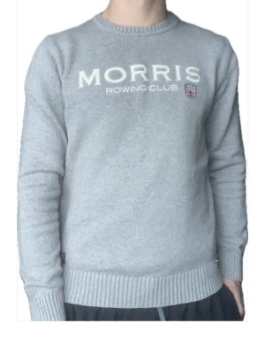 Morris tröja - Superfint skick Strk M men sitter som en S, jag på bild är 180cm Hör gärna av er om ni har frågor eller funderingar!