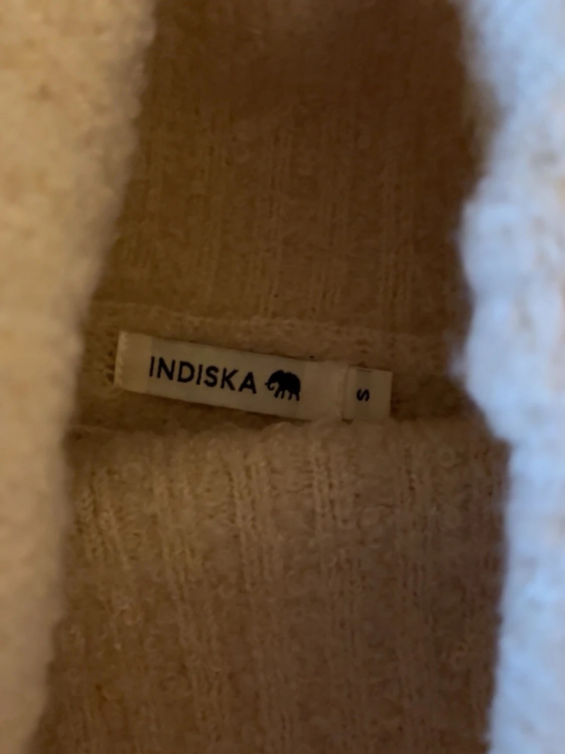 Beige polotröja från Indiska - 2