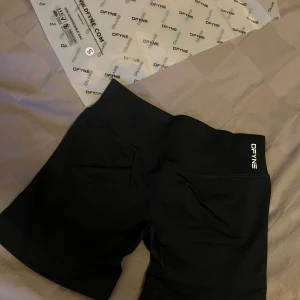 Svarta Dfyne shorts - Svarta Dfyne shorts i modellen Impact helt nya