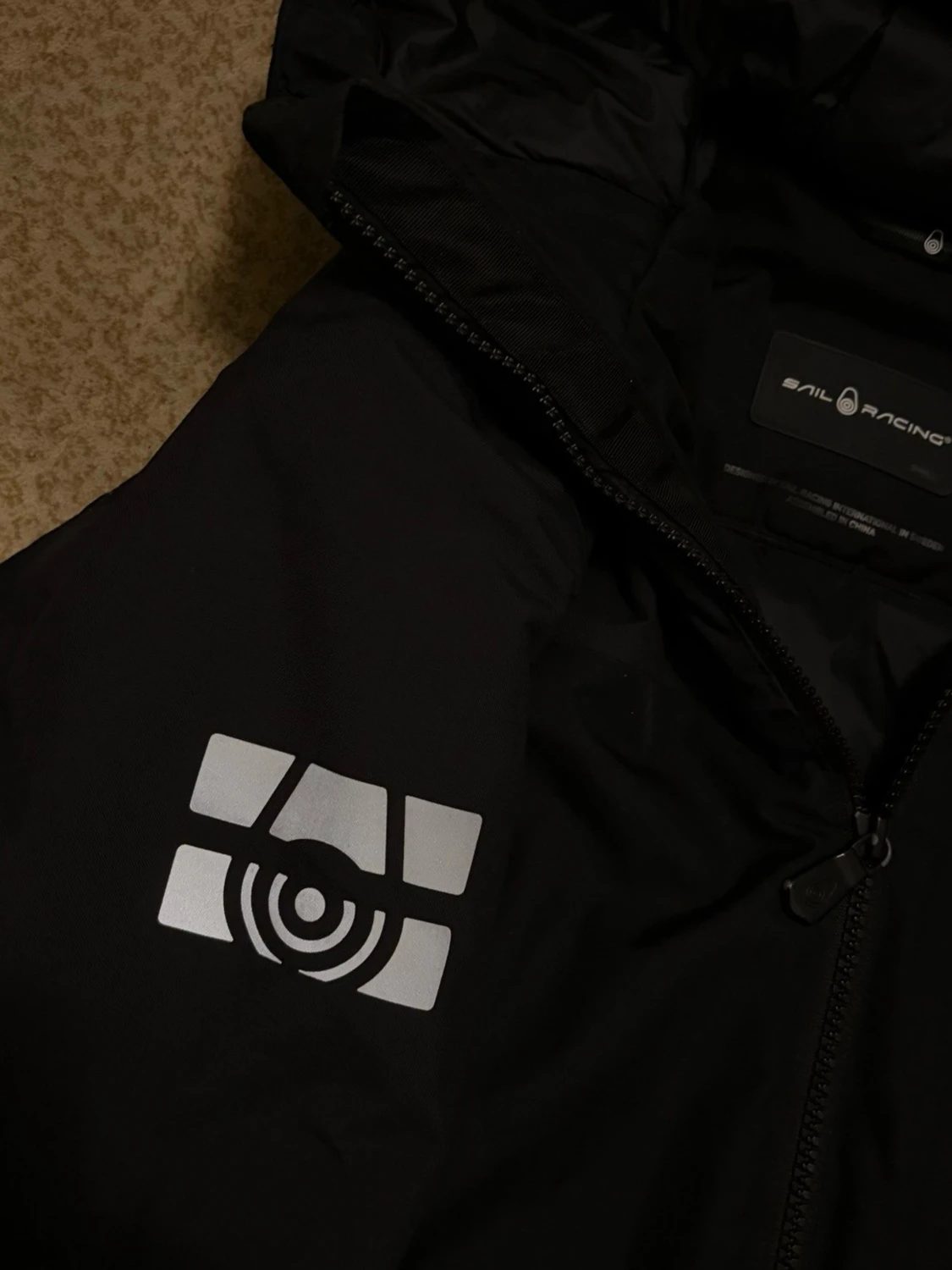 Svart Sail Racing jacka med huva - 3