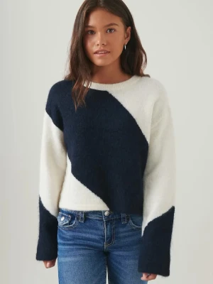 Stickad tröja  - Använd några få gånger💕