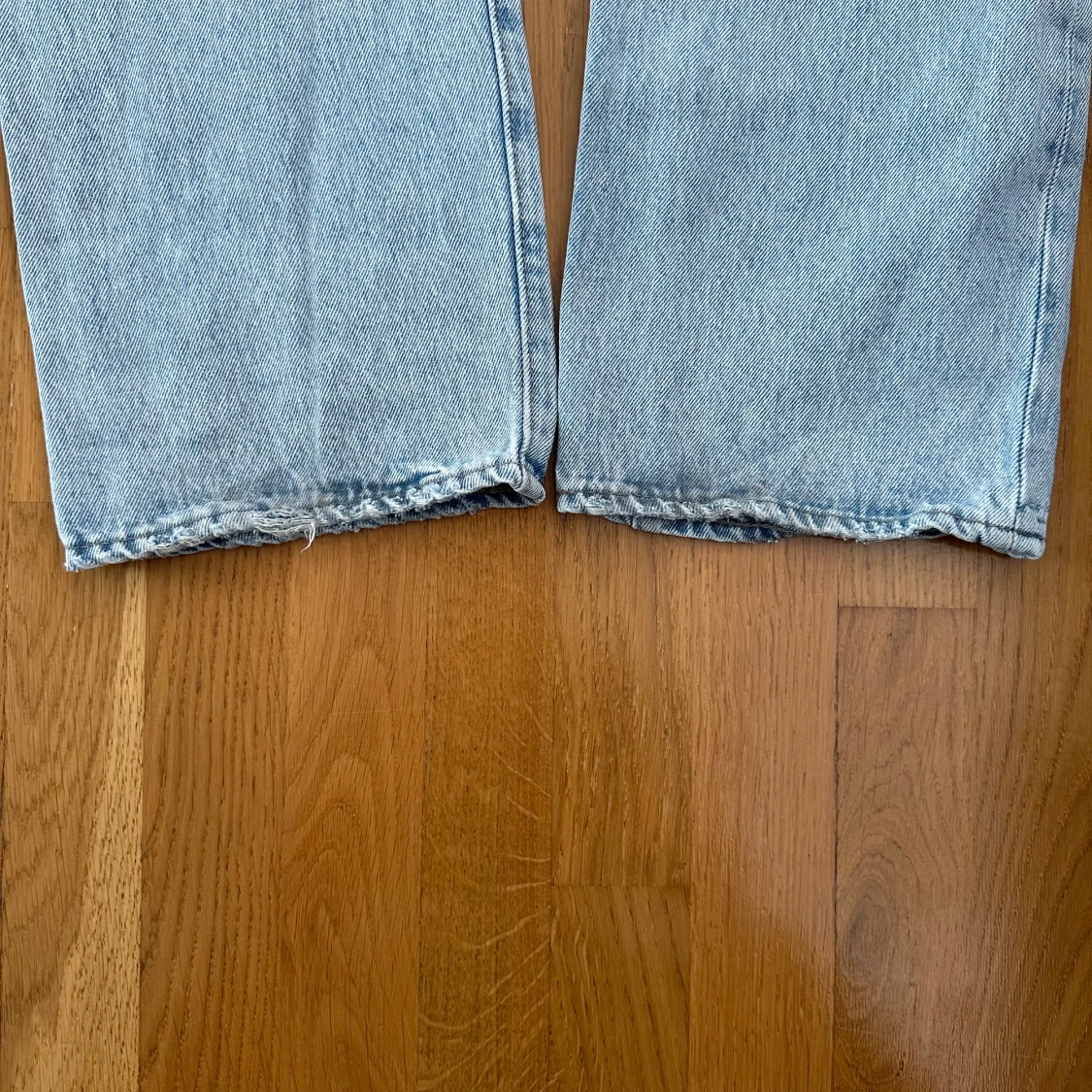 Ljusblå Levi’s 551z - 92